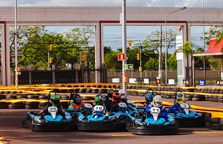 Corrida de Kart: 20 voltas (Estacionamento do Via Sul)